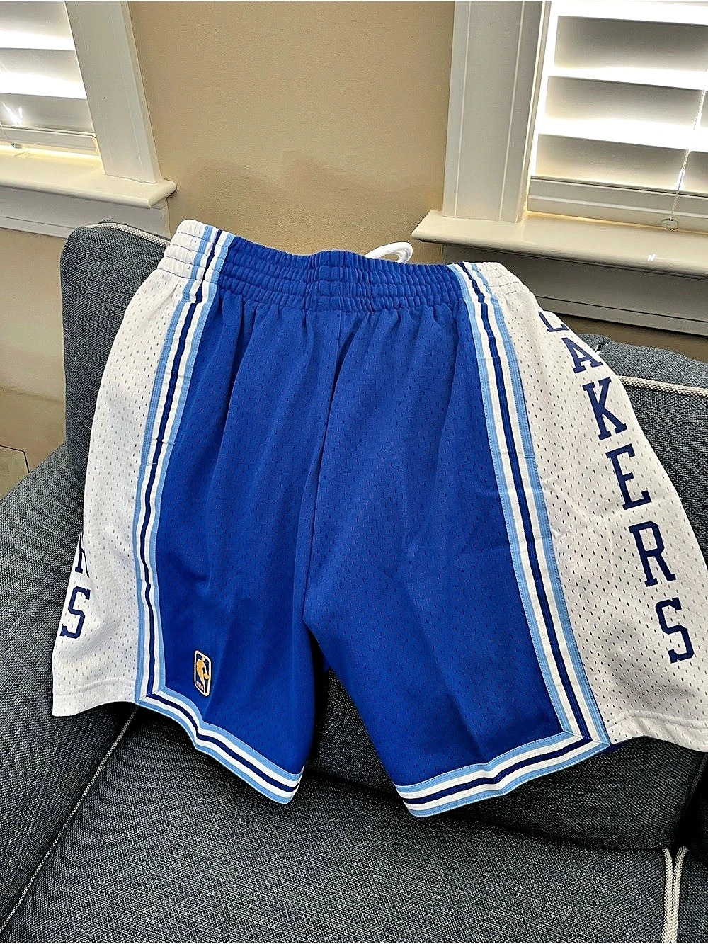 Mitchell & Ness NBA Alternate Swingman Shorts Lakers 96-97 Blue & White Small